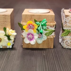Малък дървен свещник с ароматна чаена свещ