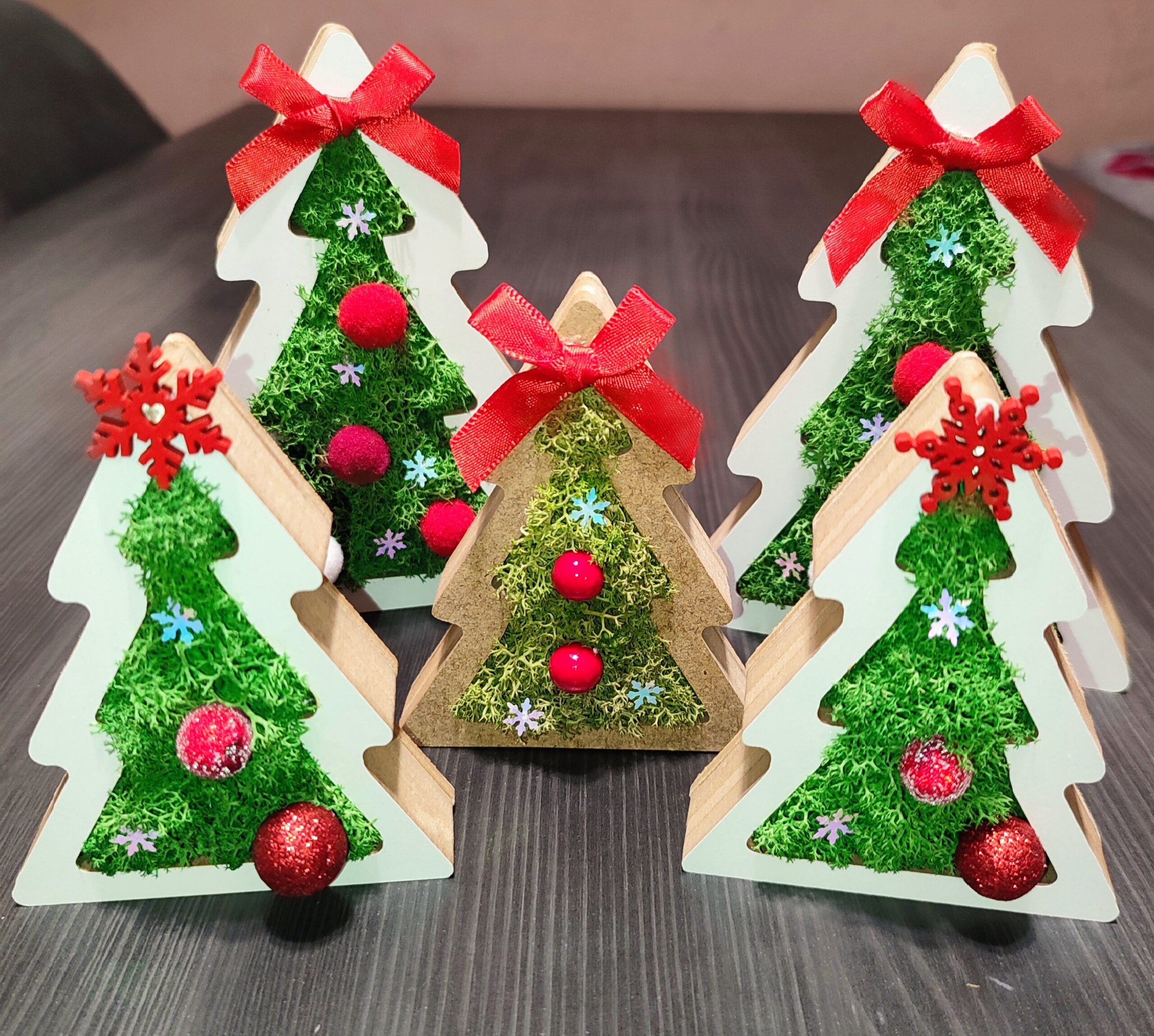 🌲 Дървени елхички със скандинавски мъх - среден размер - Image 4